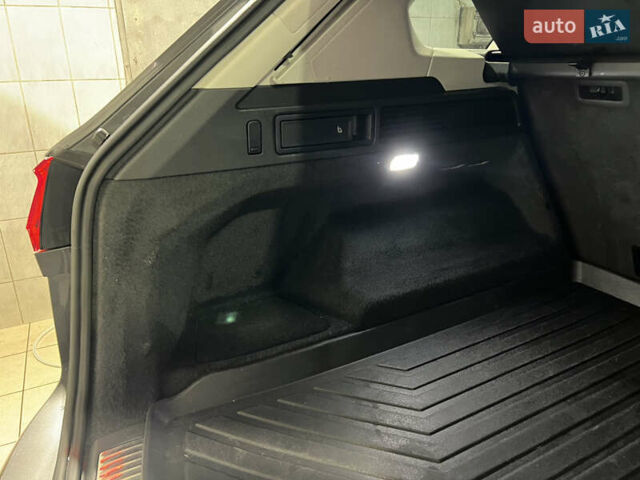 Серый Фольксваген Туарег, объемом двигателя 2.97 л и пробегом 225 тыс. км за 43900 $, фото 63 на Automoto.ua