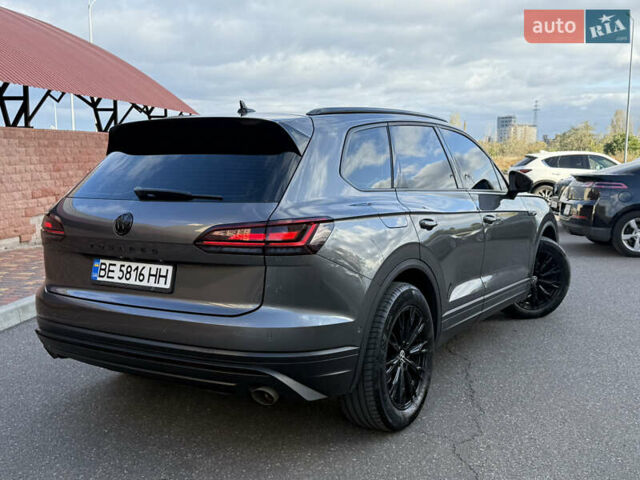 Серый Фольксваген Туарег, объемом двигателя 3 л и пробегом 106 тыс. км за 44700 $, фото 38 на Automoto.ua