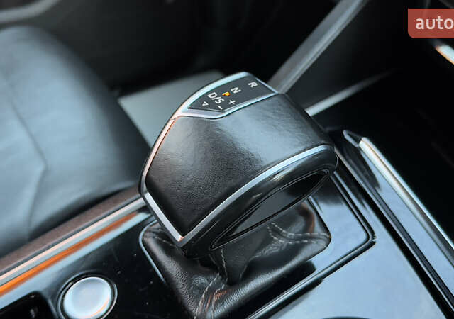 Серый Фольксваген Туарег, объемом двигателя 2.97 л и пробегом 163 тыс. км за 43800 $, фото 78 на Automoto.ua