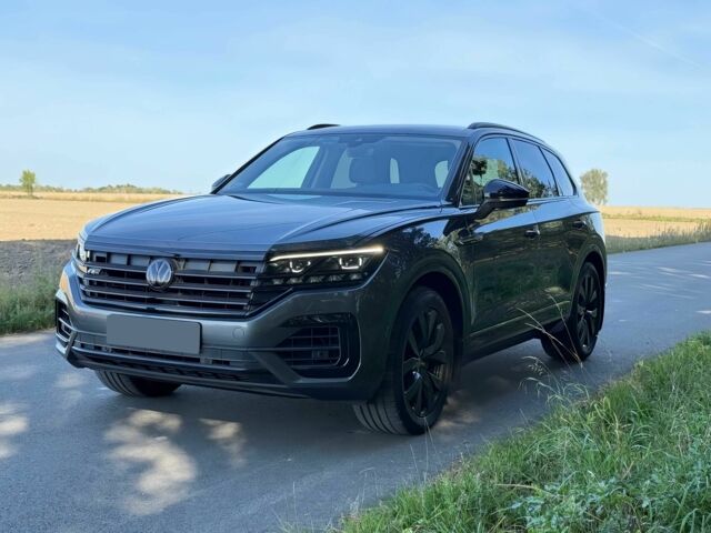 Серый Фольксваген Туарег, объемом двигателя 3 л и пробегом 32 тыс. км за 21600 $, фото 2 на Automoto.ua