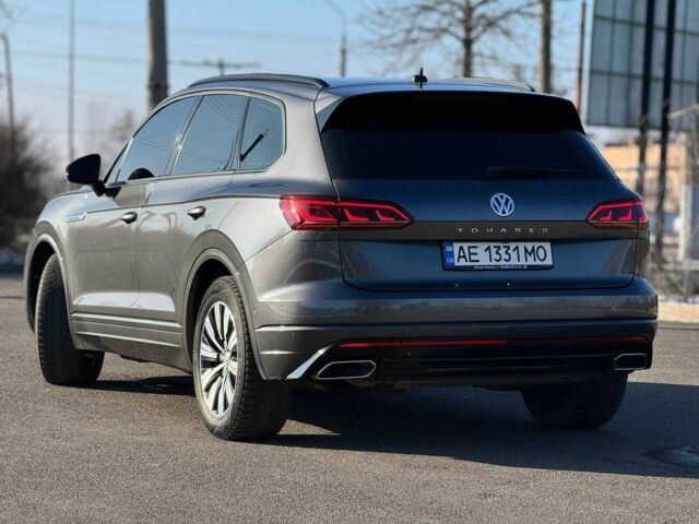 Сірий Фольксваген Туарег, об'ємом двигуна 3 л та пробігом 80 тис. км за 42000 $, фото 5 на Automoto.ua