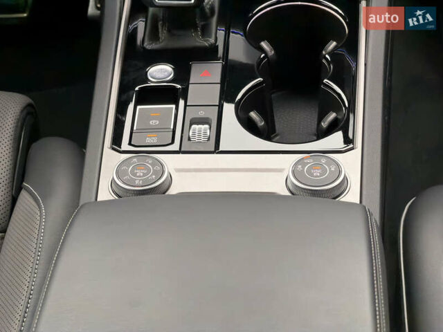 Сірий Фольксваген Туарег, об'ємом двигуна 3 л та пробігом 45 тис. км за 59999 $, фото 99 на Automoto.ua