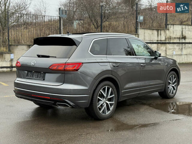 Серый Фольксваген Туарег, объемом двигателя 3 л и пробегом 85 тыс. км за 56500 $, фото 21 на Automoto.ua