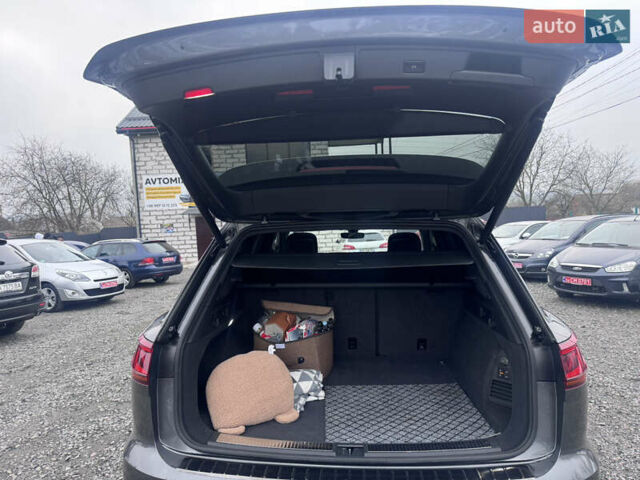 Серый Фольксваген Туарег, объемом двигателя 2.97 л и пробегом 155 тыс. км за 54500 $, фото 32 на Automoto.ua