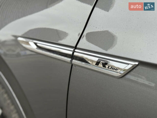 Серый Фольксваген Туарег, объемом двигателя 3 л и пробегом 85 тыс. км за 56500 $, фото 79 на Automoto.ua