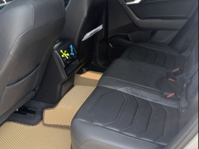 Серый Фольксваген Туарег, объемом двигателя 3 л и пробегом 79 тыс. км за 40500 $, фото 16 на Automoto.ua