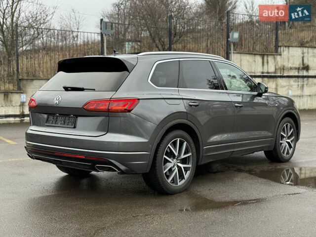 Серый Фольксваген Туарег, объемом двигателя 3 л и пробегом 85 тыс. км за 56500 $, фото 24 на Automoto.ua