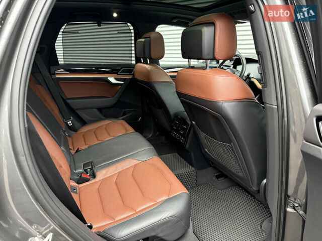 Серый Фольксваген Туарег, объемом двигателя 3 л и пробегом 85 тыс. км за 56500 $, фото 48 на Automoto.ua