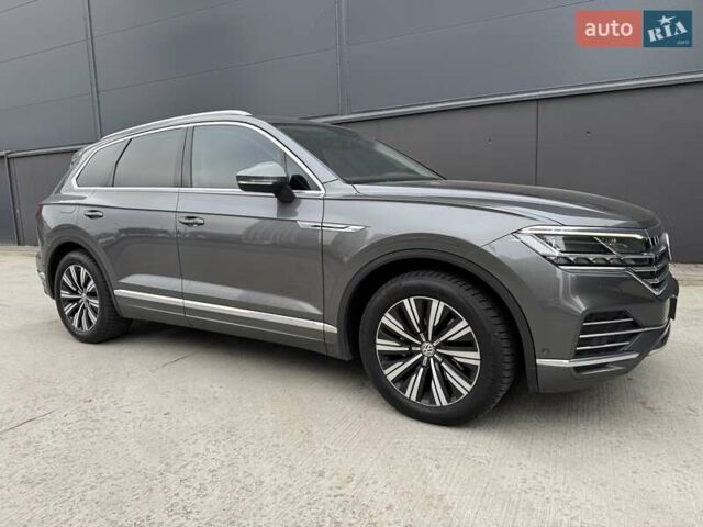 Серый Фольксваген Туарег, объемом двигателя 3 л и пробегом 246 тыс. км за 41750 $, фото 32 на Automoto.ua