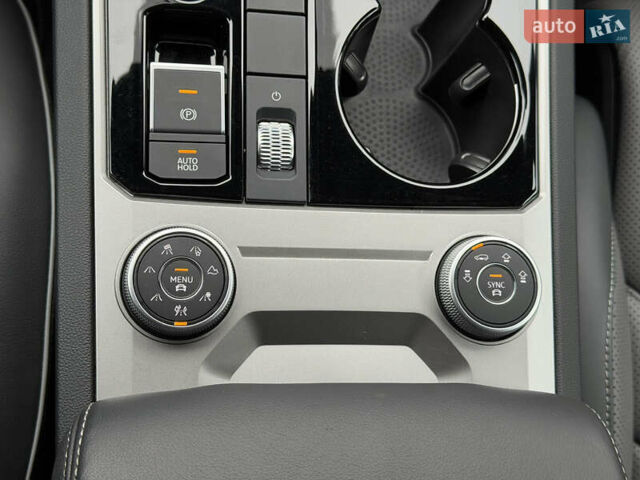 Сірий Фольксваген Туарег, об'ємом двигуна 3 л та пробігом 45 тис. км за 59999 $, фото 121 на Automoto.ua