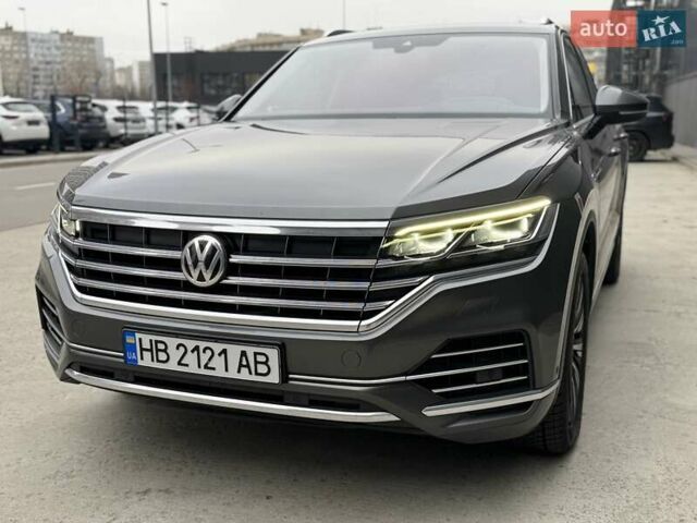Серый Фольксваген Туарег, объемом двигателя 3 л и пробегом 246 тыс. км за 41750 $, фото 33 на Automoto.ua
