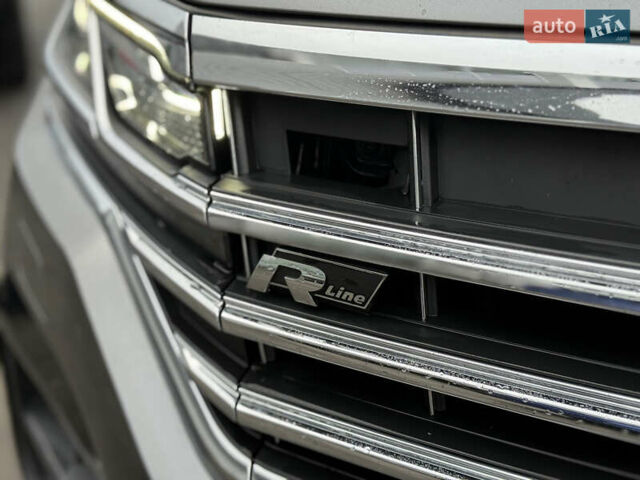 Серый Фольксваген Туарег, объемом двигателя 3 л и пробегом 85 тыс. км за 56500 $, фото 80 на Automoto.ua