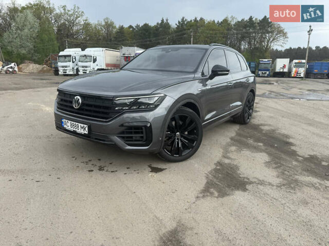 Серый Фольксваген Туарег, объемом двигателя 2.97 л и пробегом 128 тыс. км за 57500 $, фото 21 на Automoto.ua