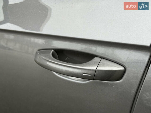 Серый Фольксваген Туарег, объемом двигателя 3 л и пробегом 85 тыс. км за 56500 $, фото 78 на Automoto.ua