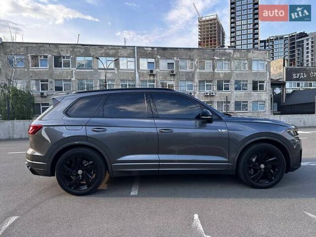 Сірий Фольксваген Туарег, об'ємом двигуна 3.96 л та пробігом 140 тис. км за 58000 $, фото 26 на Automoto.ua