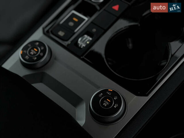 Сірий Фольксваген Туарег, об'ємом двигуна 3 л та пробігом 182 тис. км за 46000 $, фото 61 на Automoto.ua