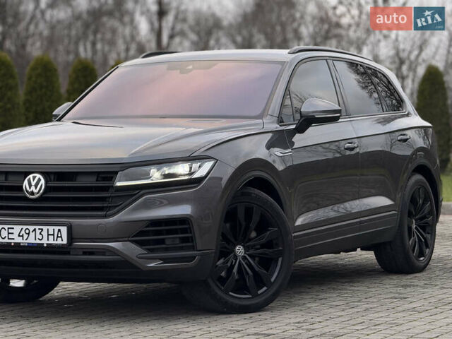 Сірий Фольксваген Туарег, об'ємом двигуна 3 л та пробігом 278 тис. км за 33700 $, фото 1 на Automoto.ua