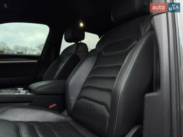 Сірий Фольксваген Туарег, об'ємом двигуна 3 л та пробігом 278 тис. км за 33700 $, фото 41 на Automoto.ua