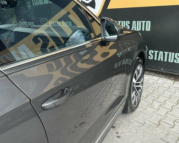 Серый Фольксваген Туарег, объемом двигателя 2.97 л и пробегом 135 тыс. км за 52000 $, фото 3 на Automoto.ua