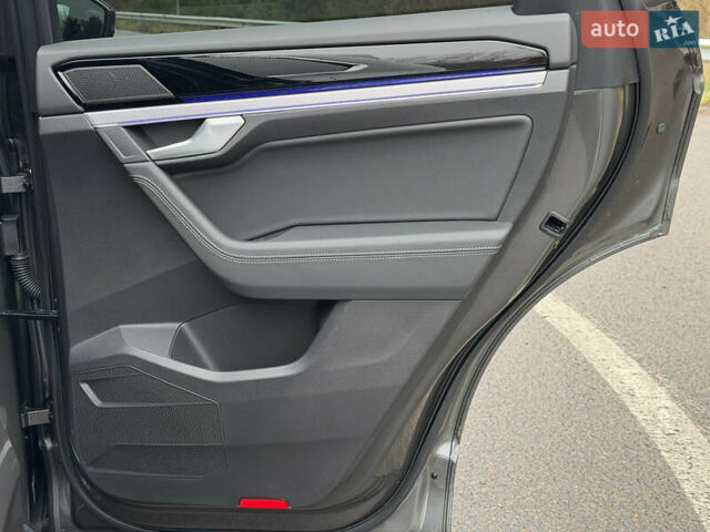 Сірий Фольксваген Туарег, об'ємом двигуна 3 л та пробігом 45 тис. км за 59999 $, фото 76 на Automoto.ua