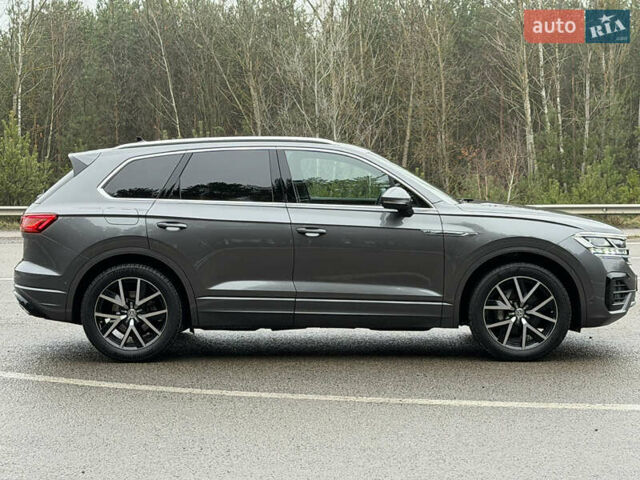 Сірий Фольксваген Туарег, об'ємом двигуна 3 л та пробігом 45 тис. км за 59999 $, фото 9 на Automoto.ua