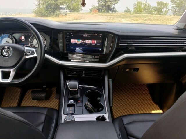 Серый Фольксваген Туарег, объемом двигателя 3 л и пробегом 79 тыс. км за 40500 $, фото 12 на Automoto.ua