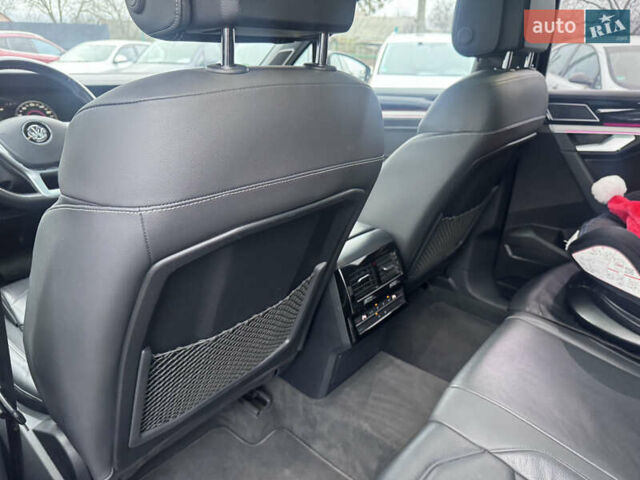 Серый Фольксваген Туарег, объемом двигателя 2.97 л и пробегом 155 тыс. км за 54500 $, фото 24 на Automoto.ua