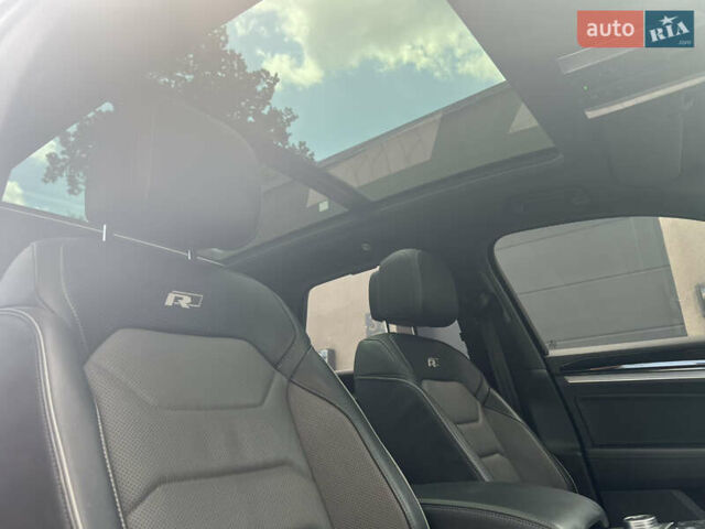 Серый Фольксваген Туарег, объемом двигателя 2.97 л и пробегом 166 тыс. км за 53000 $, фото 12 на Automoto.ua