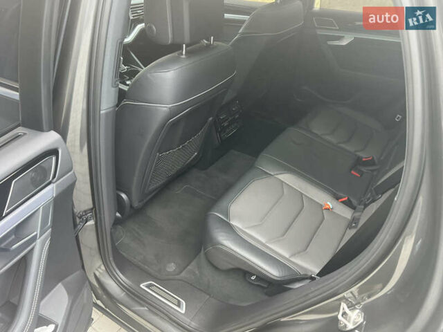 Серый Фольксваген Туарег, объемом двигателя 2.97 л и пробегом 166 тыс. км за 53000 $, фото 8 на Automoto.ua