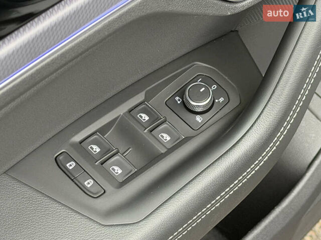 Сірий Фольксваген Туарег, об'ємом двигуна 3 л та пробігом 45 тис. км за 59999 $, фото 56 на Automoto.ua