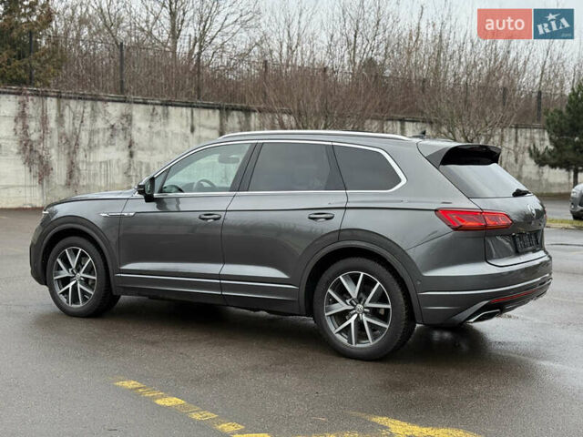 Серый Фольксваген Туарег, объемом двигателя 3 л и пробегом 85 тыс. км за 56500 $, фото 16 на Automoto.ua