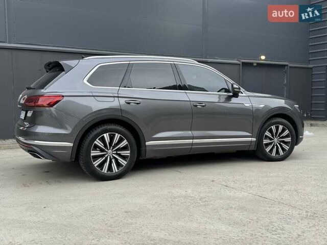 Серый Фольксваген Туарег, объемом двигателя 3 л и пробегом 246 тыс. км за 41750 $, фото 58 на Automoto.ua