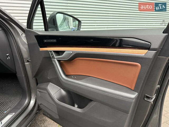 Серый Фольксваген Туарег, объемом двигателя 3 л и пробегом 85 тыс. км за 56500 $, фото 30 на Automoto.ua