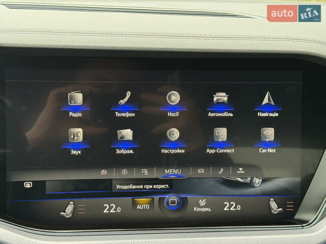 Сірий Фольксваген Туарег, об'ємом двигуна 3 л та пробігом 45 тис. км за 59999 $, фото 161 на Automoto.ua