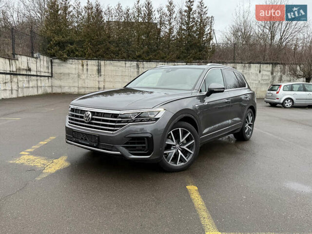 Серый Фольксваген Туарег, объемом двигателя 3 л и пробегом 85 тыс. км за 56500 $, фото 9 на Automoto.ua