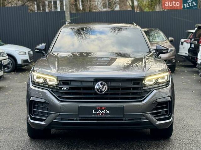 Серый Фольксваген Туарег, объемом двигателя 2.97 л и пробегом 142 тыс. км за 49700 $, фото 5 на Automoto.ua