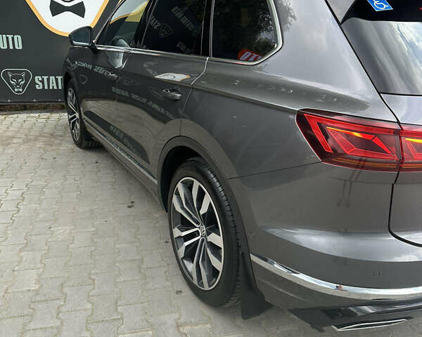 Серый Фольксваген Туарег, объемом двигателя 2.97 л и пробегом 135 тыс. км за 52000 $, фото 22 на Automoto.ua