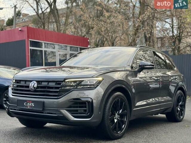 Серый Фольксваген Туарег, объемом двигателя 2.97 л и пробегом 142 тыс. км за 49700 $, фото 7 на Automoto.ua