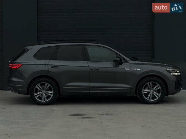 Сірий Фольксваген Туарег, об'ємом двигуна 3 л та пробігом 182 тис. км за 46000 $, фото 21 на Automoto.ua