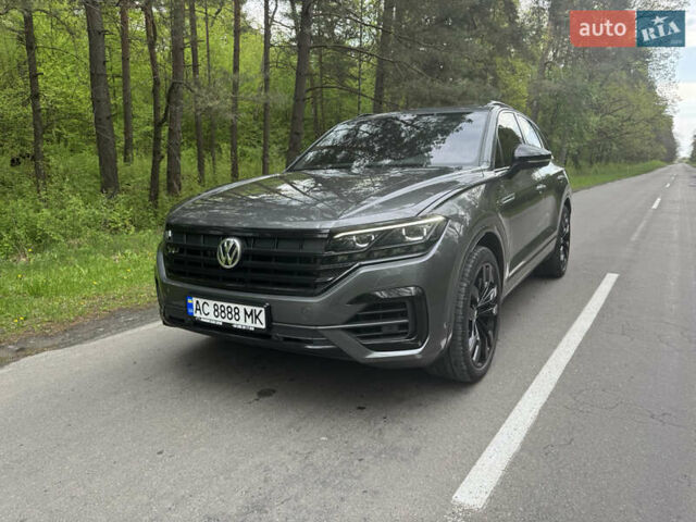 Серый Фольксваген Туарег, объемом двигателя 2.97 л и пробегом 128 тыс. км за 57500 $, фото 16 на Automoto.ua