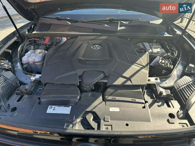 Сірий Фольксваген Туарег, об'ємом двигуна 2.99 л та пробігом 138 тис. км за 47500 $, фото 32 на Automoto.ua