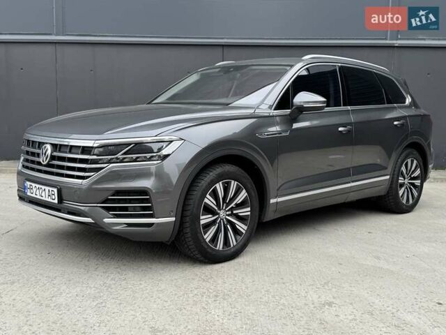 Серый Фольксваген Туарег, объемом двигателя 3 л и пробегом 246 тыс. км за 41750 $, фото 55 на Automoto.ua