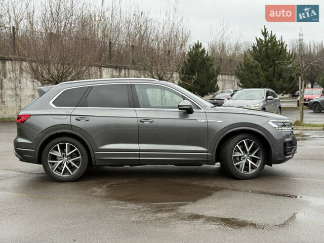 Серый Фольксваген Туарег, объемом двигателя 3 л и пробегом 85 тыс. км за 56500 $, фото 7 на Automoto.ua