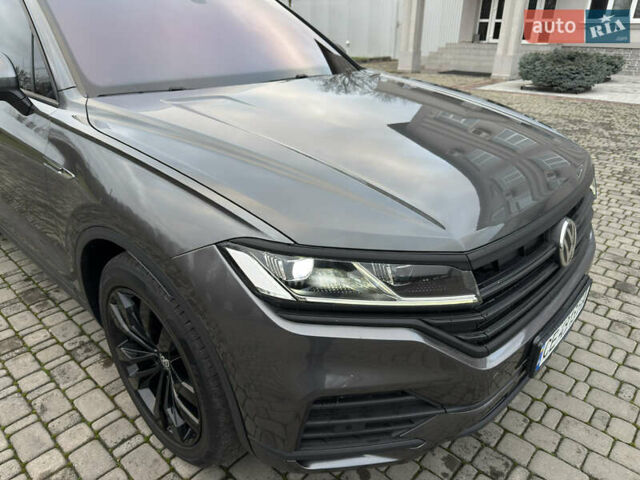 Сірий Фольксваген Туарег, об'ємом двигуна 3 л та пробігом 278 тис. км за 33700 $, фото 21 на Automoto.ua