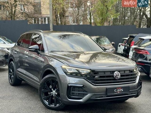 Серый Фольксваген Туарег, объемом двигателя 2.97 л и пробегом 142 тыс. км за 49700 $, фото 4 на Automoto.ua