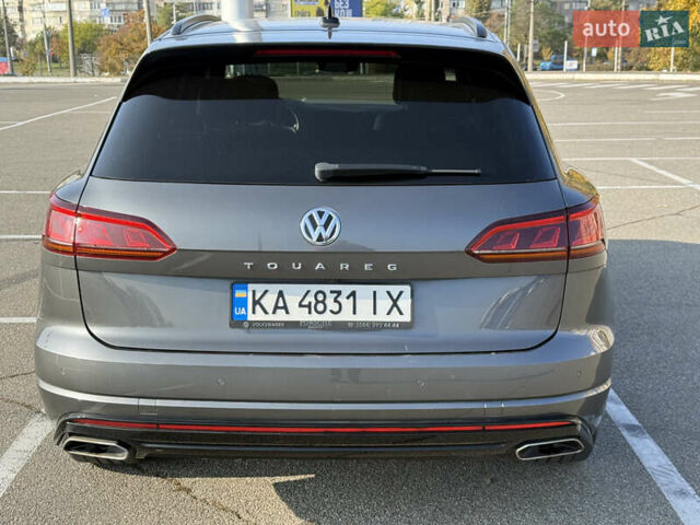 Серый Фольксваген Туарег, объемом двигателя 2.97 л и пробегом 214 тыс. км за 46700 $, фото 6 на Automoto.ua