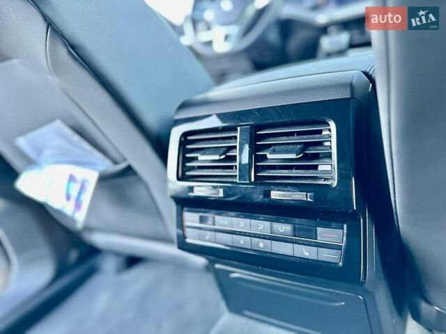 Сірий Фольксваген Туарег, об'ємом двигуна 3 л та пробігом 160 тис. км за 45800 $, фото 9 на Automoto.ua