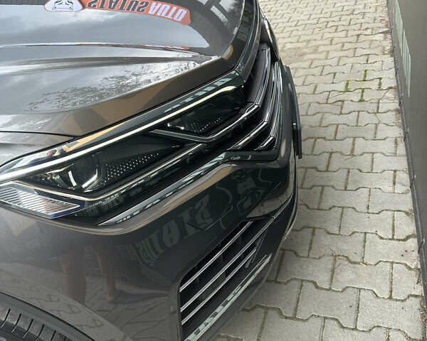 Серый Фольксваген Туарег, объемом двигателя 2.97 л и пробегом 135 тыс. км за 52000 $, фото 6 на Automoto.ua