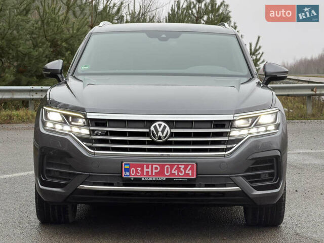 Сірий Фольксваген Туарег, об'ємом двигуна 3 л та пробігом 45 тис. км за 59999 $, фото 12 на Automoto.ua