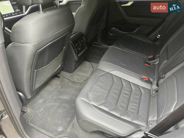 Серый Фольксваген Туарег, объемом двигателя 2.97 л и пробегом 128 тыс. км за 57500 $, фото 8 на Automoto.ua